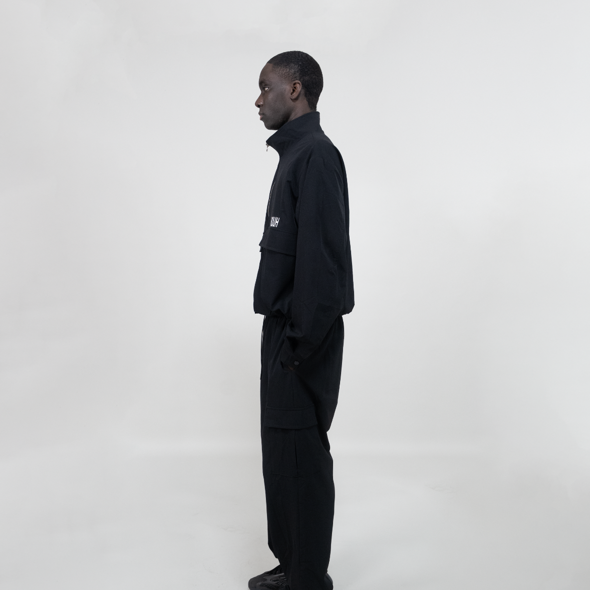 ROUH - RELAXED TECHNICAL CARGO PANTS - BLACK